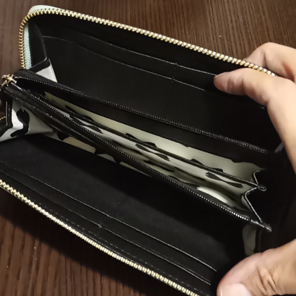 Kaye Spade Chelsea Clutch - Picture 5 of 5